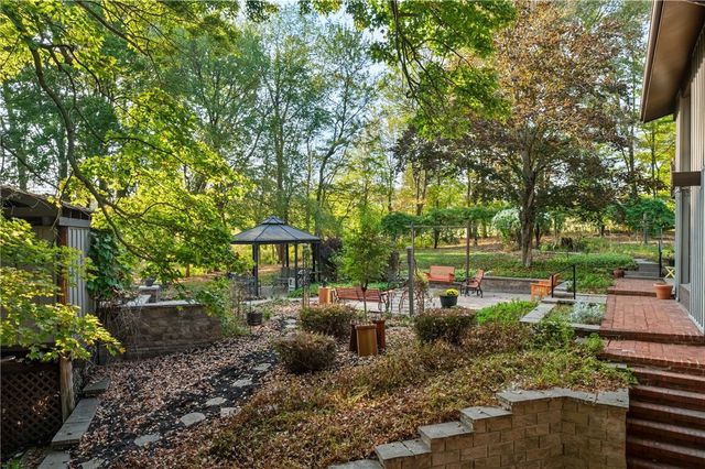 134 Meredith Drive, Adams Twp, PA 16046