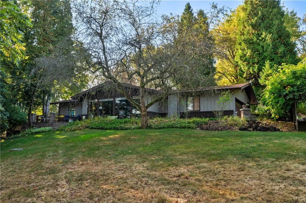 134 Meredith Drive, Adams Twp, PA 16046