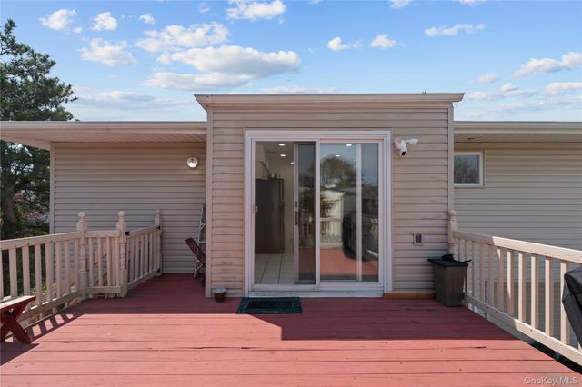 2959 Clubhouse Road, Merrick, NY 11566