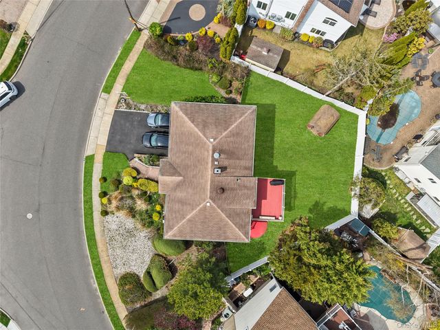 2959 Clubhouse Road, Merrick, NY 11566