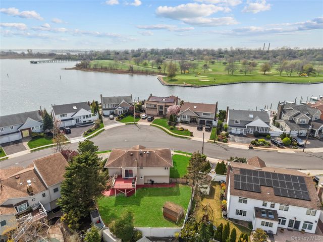 2959 Clubhouse Road, Merrick, NY 11566