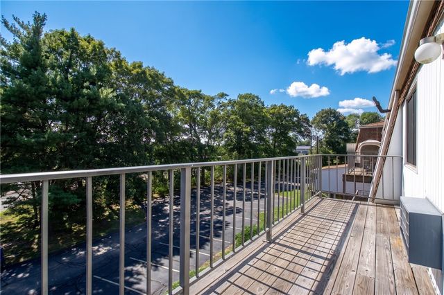752 QUAKER Lane A310, Warwick, RI 02818