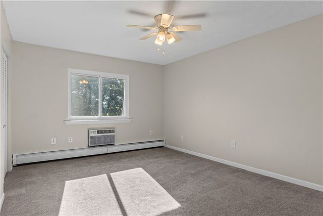 752 QUAKER Lane A310, Warwick, RI 02818