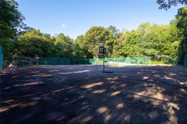752 QUAKER Lane A310, Warwick, RI 02818