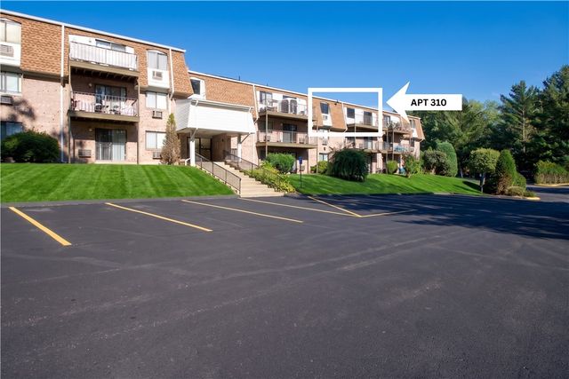 752 QUAKER Lane A310, Warwick, RI 02818