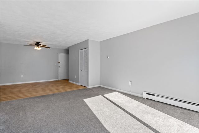 752 QUAKER Lane A310, Warwick, RI 02818