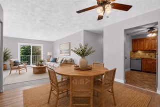 752 QUAKER Lane A310, Warwick, RI 02818