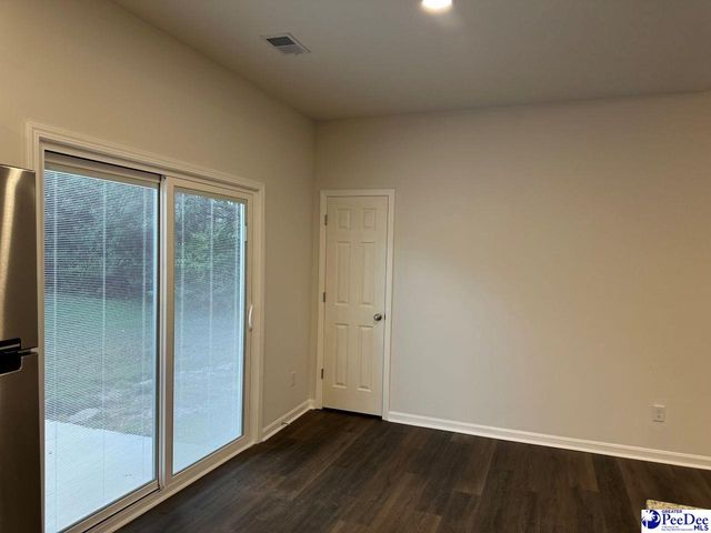 806 Glen Acres Dr, Hartsville, SC 29550