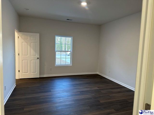 806 Glen Acres Dr, Hartsville, SC 29550