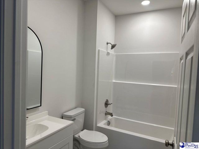 806 Glen Acres Dr, Hartsville, SC 29550