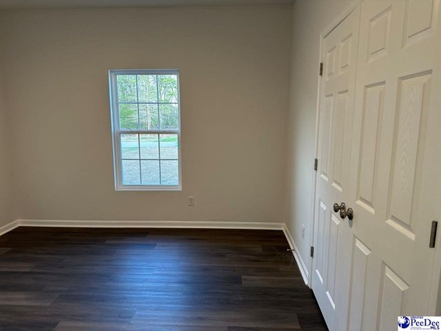 806 Glen Acres Dr, Hartsville, SC 29550
