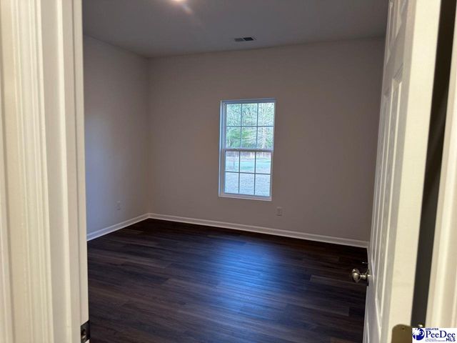 806 Glen Acres Dr, Hartsville, SC 29550