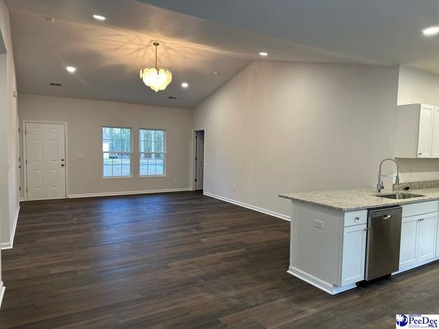 806 Glen Acres Dr, Hartsville, SC 29550