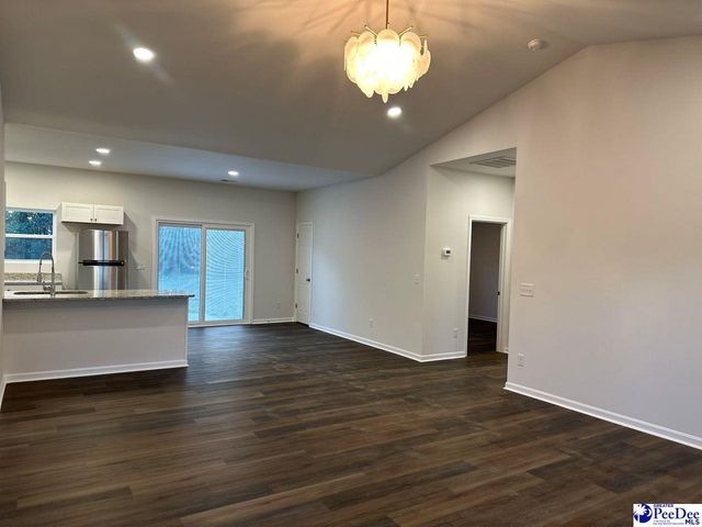 806 Glen Acres Dr, Hartsville, SC 29550