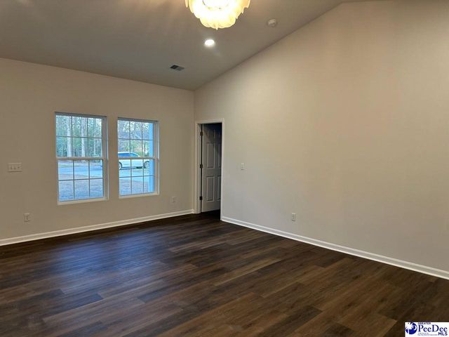 806 Glen Acres Dr, Hartsville, SC 29550