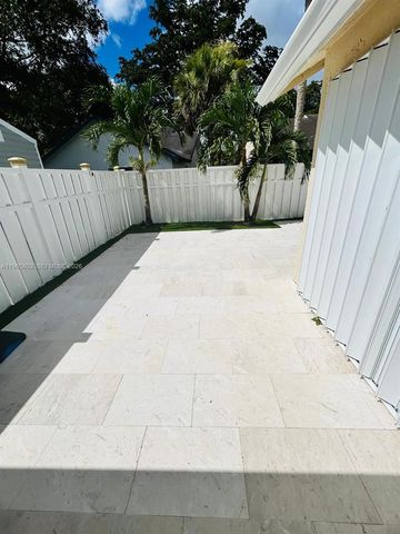 7342 NW 38th Pl, Coral Springs, FL 33065