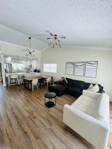 7342 NW 38th Pl, Coral Springs, FL 33065