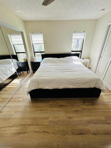 7342 NW 38th Pl, Coral Springs, FL 33065