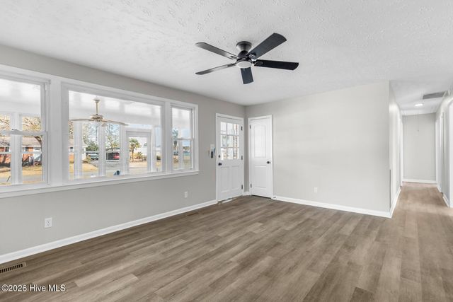 61 Dixie Trail, Jacksonville, NC 28546