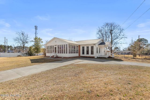 61 Dixie Trail, Jacksonville, NC 28546