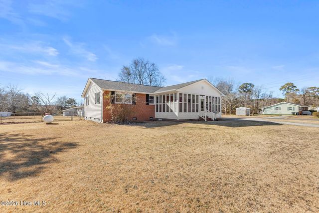 61 Dixie Trail, Jacksonville, NC 28546