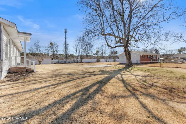 61 Dixie Trail, Jacksonville, NC 28546