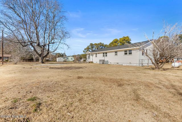 61 Dixie Trail, Jacksonville, NC 28546