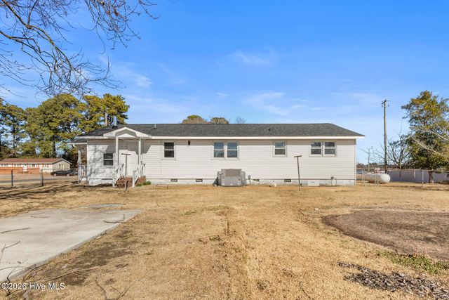 61 Dixie Trail, Jacksonville, NC 28546