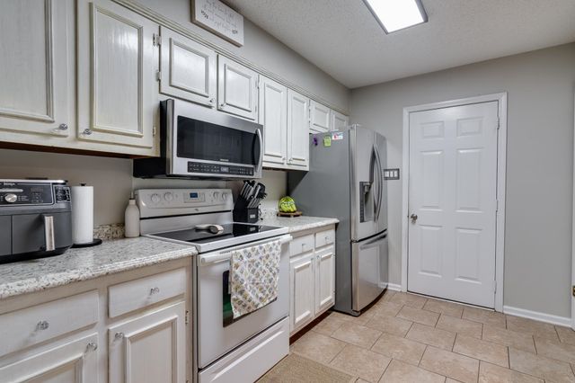 7807 TUMBLING CREEK DR, Millington, TN 38053