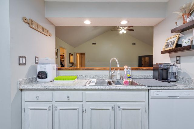 7807 TUMBLING CREEK DR, Millington, TN 38053