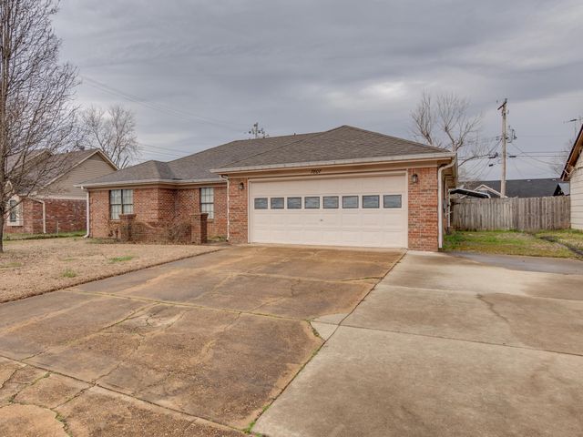 7807 TUMBLING CREEK DR, Millington, TN 38053