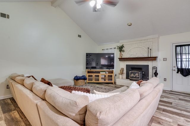 7807 TUMBLING CREEK DR, Millington, TN 38053