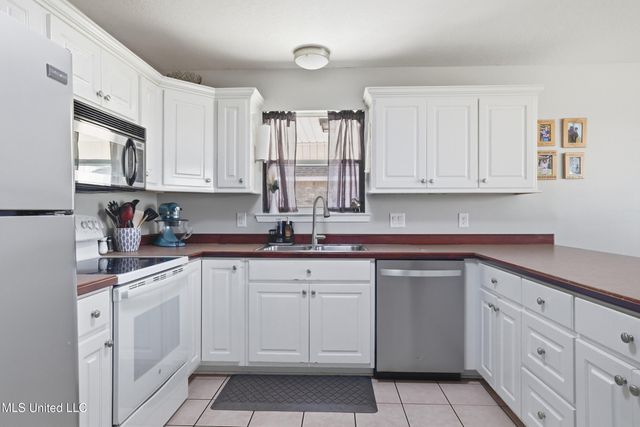 10411 3rd Avenue, D'iberville, MS 39540