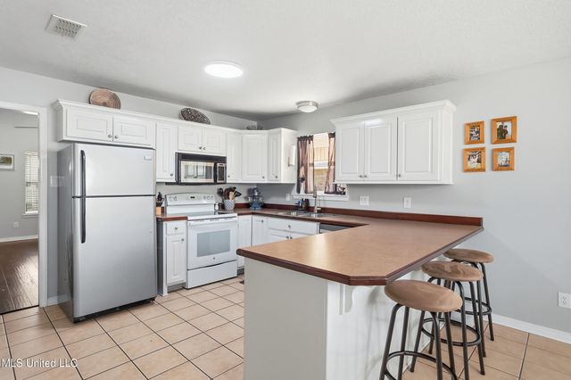 10411 3rd Avenue, D'iberville, MS 39540