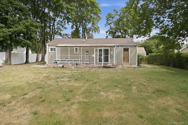 42 Bradley Street, Brentwood, NY 11717