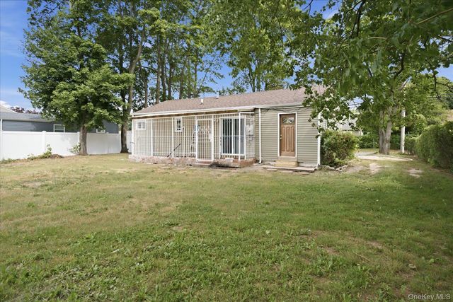 42 Bradley Street, Brentwood, NY 11717