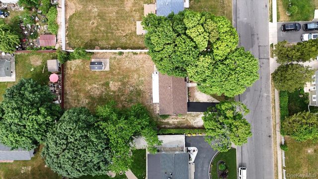 42 Bradley Street, Brentwood, NY 11717
