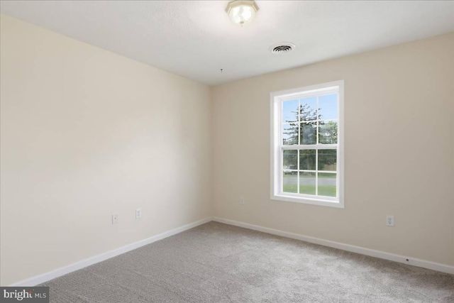 5248 WINCHESTER AVE, Martinsburg, WV 25405