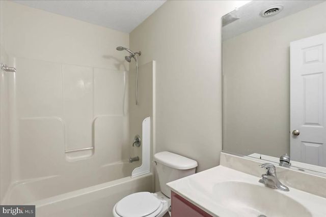 5248 WINCHESTER AVE, Martinsburg, WV 25405
