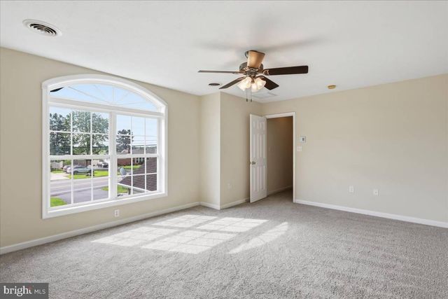 5248 WINCHESTER AVE, Martinsburg, WV 25405