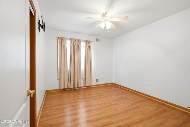 624 Mermaid Avenue, Beachwood, NJ 08722