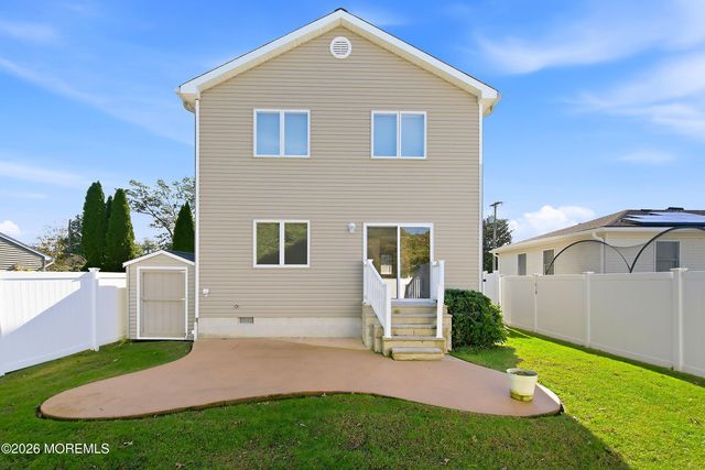 624 Mermaid Avenue, Beachwood, NJ 08722
