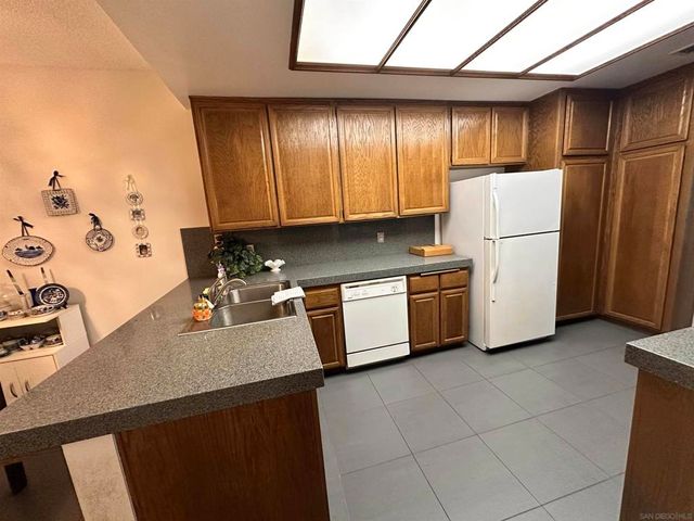 13078 Mindanao Way 101, Marina Del Rey, CA 90292