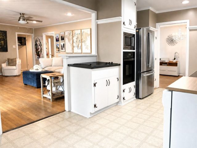 6755 E Mockingbird Lane, Dallas, TX 75214