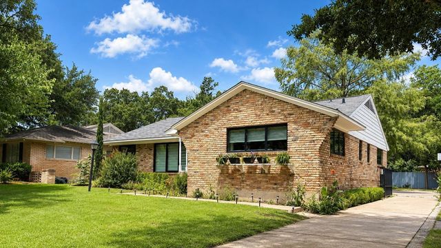 6755 E Mockingbird Lane, Dallas, TX 75214