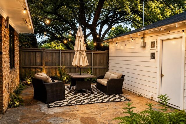 6755 E Mockingbird Lane, Dallas, TX 75214