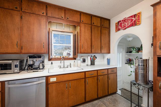 1124 W Washington Street, Marshfield, MO 65706