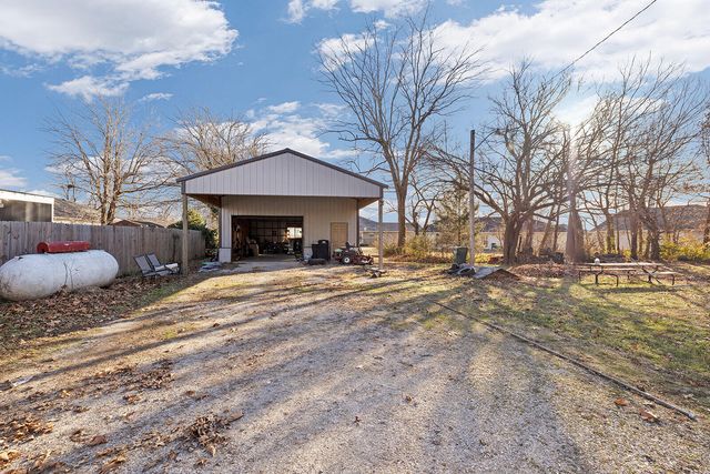 1124 W Washington Street, Marshfield, MO 65706