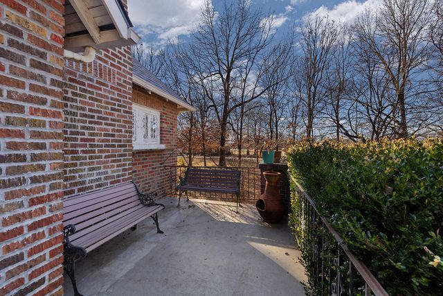 1124 W Washington Street, Marshfield, MO 65706