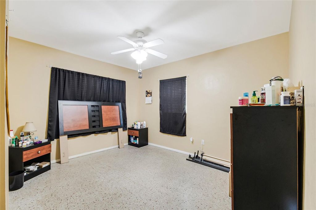 Image 20 of property listing at 6017 CANDLEWOOD LANE, Orlando, FL 32809